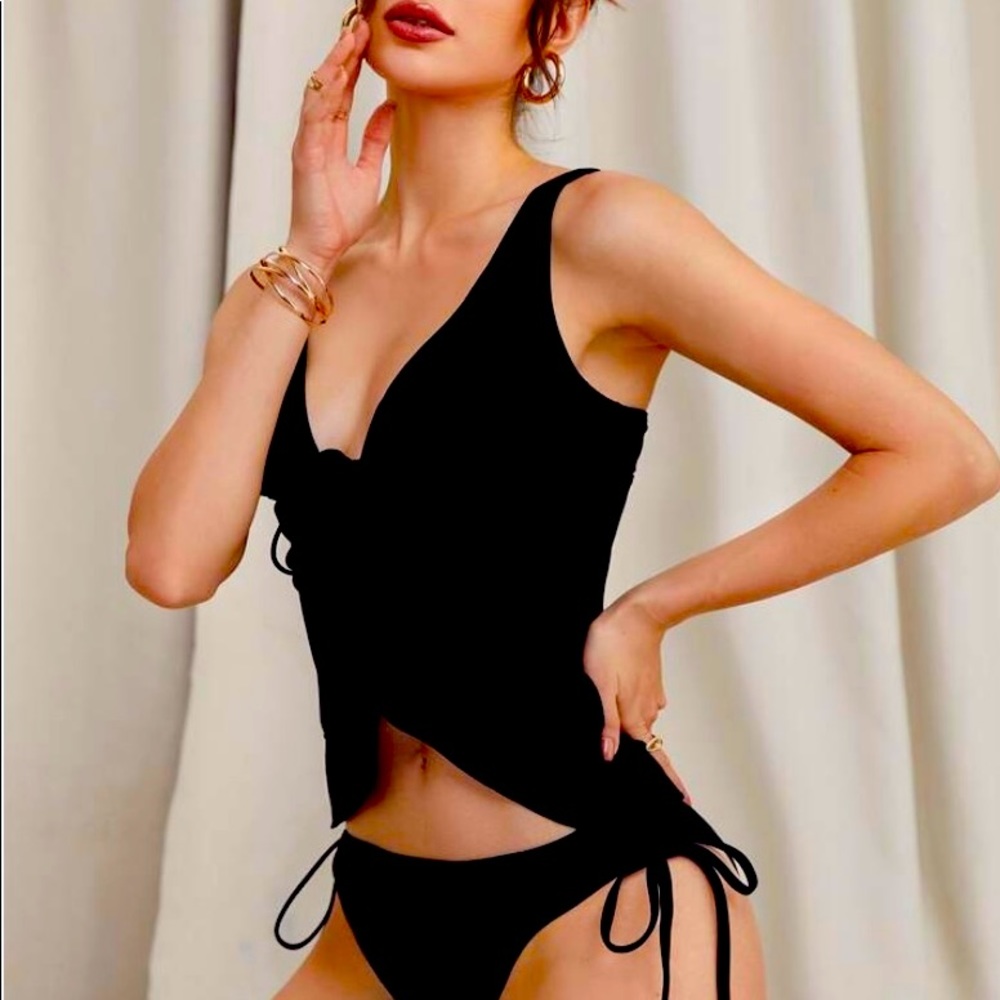 Shein black two-piece tankini. Never worn. Size L/fits size 8/10.